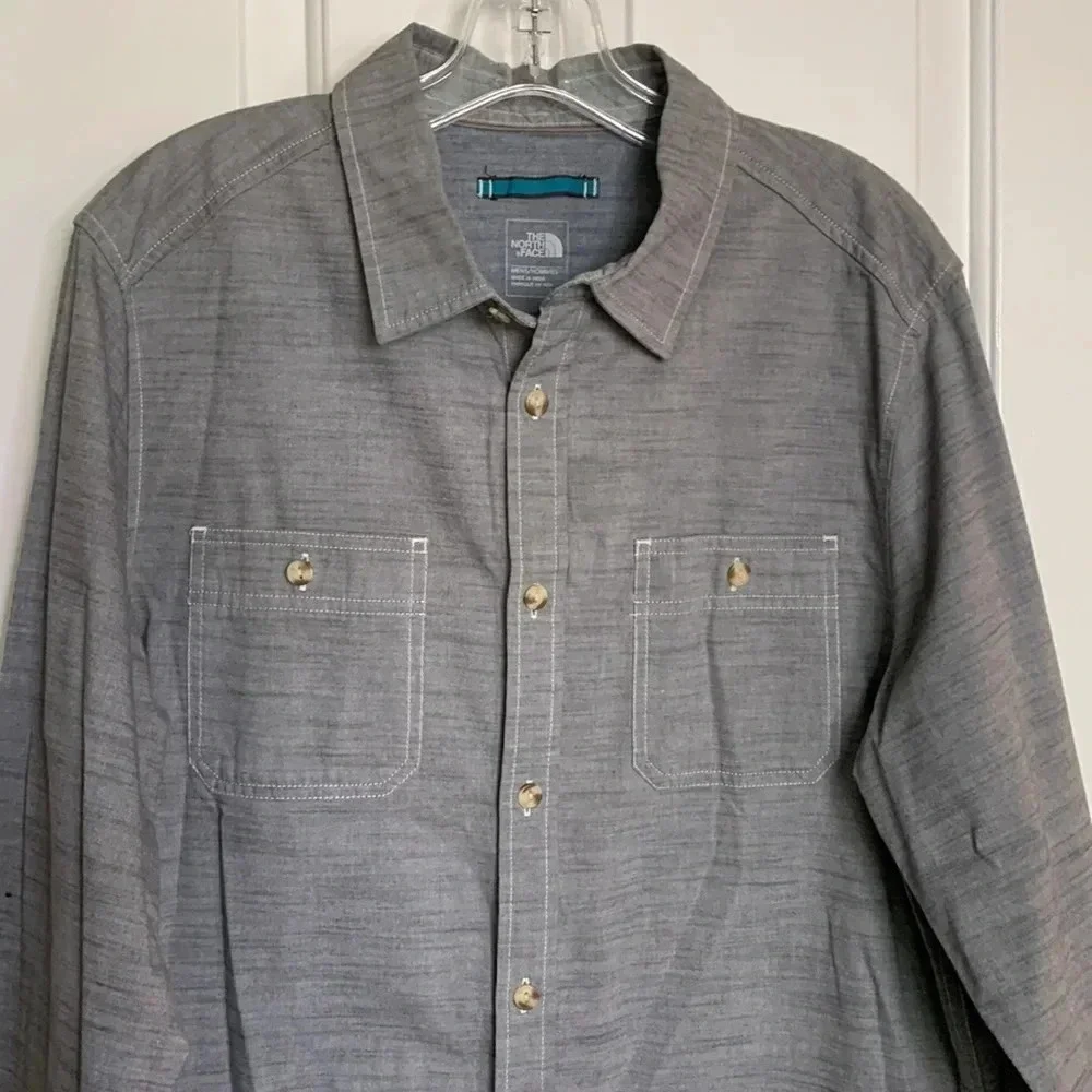 EUC MENS THE NORTH FACE BUTTON FRONT SHIRT SIZE LARGE BLUE/GRAY COLOR